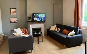 T2 Le Moderne • Netflix • Parking • Gare